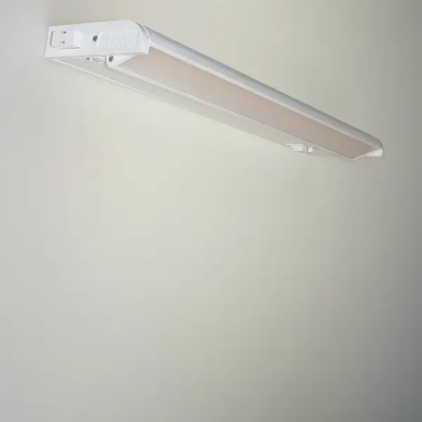 CounterMax 5K 18" LED Under Cabinet Light in White - Image 3