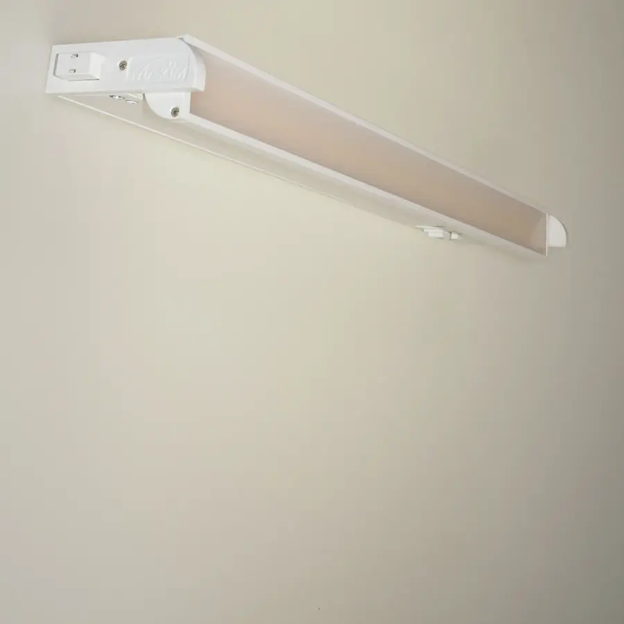CounterMax 5K 18" LED Under Cabinet Light in White - Image 4