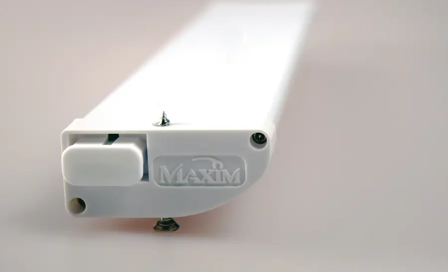CounterMax MX-L120-LO 10" LED Under Cabinet Light in White - Image 2