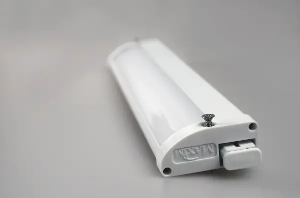 CounterMax MX-L120-LO 10" LED Under Cabinet Light in White - Image 3