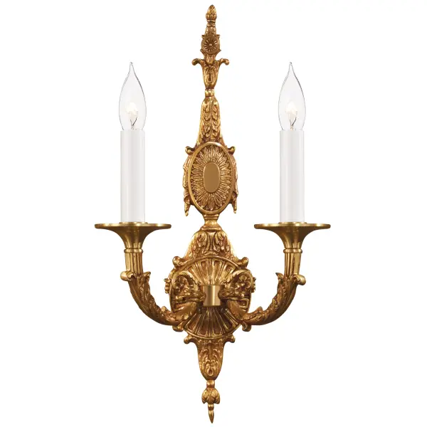 This Metropolitan Collection wall sconce brings Old World craftsmanship to transitional spaces. Handcrafted in Spain with a rich French Gold finish, it offers timeless sophistication for both residential and hospitality settings.