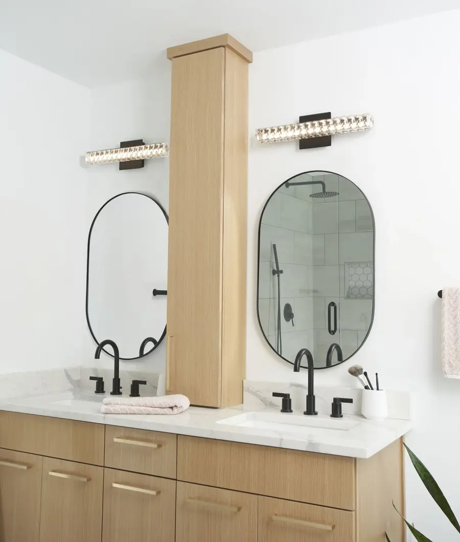 Contemporary LED Vanity Light with Adjustable Color Temperature - Image 9