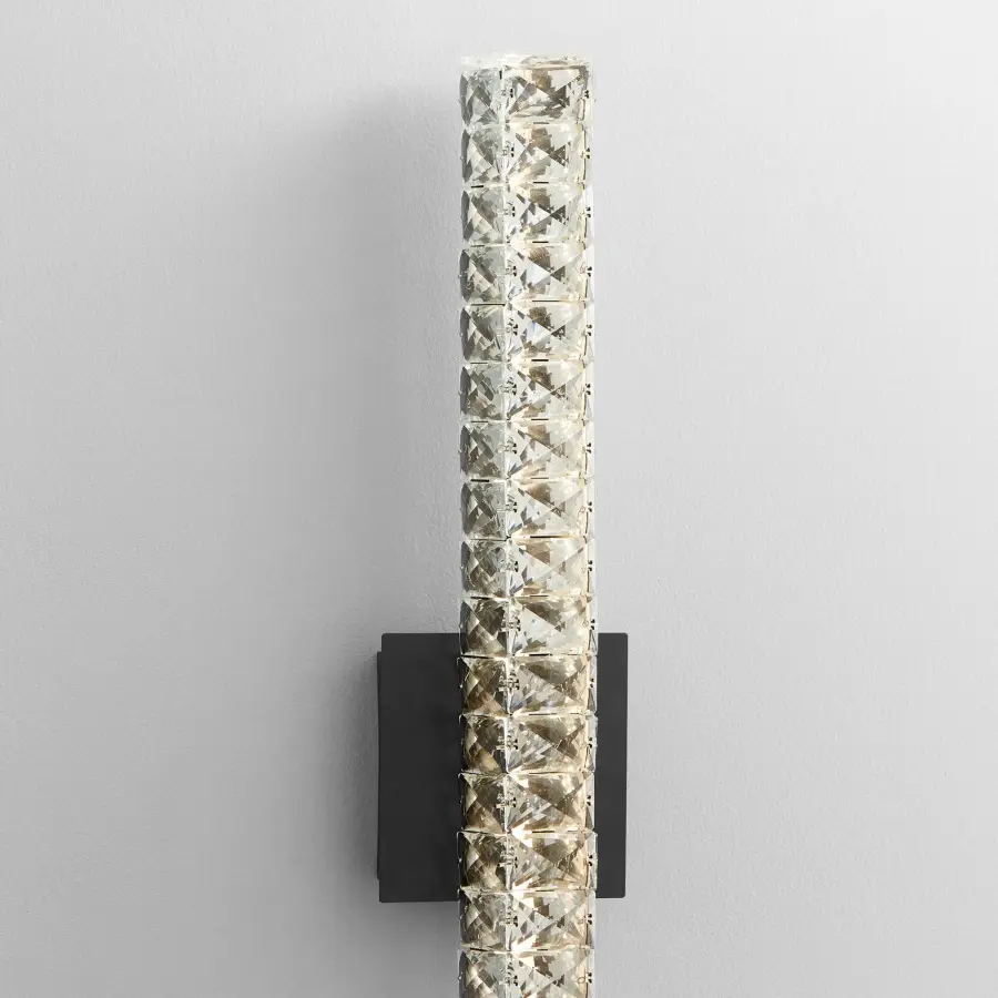 Elegant Contemporary Vanity Light with Adjustable Color Temperature - Image 6