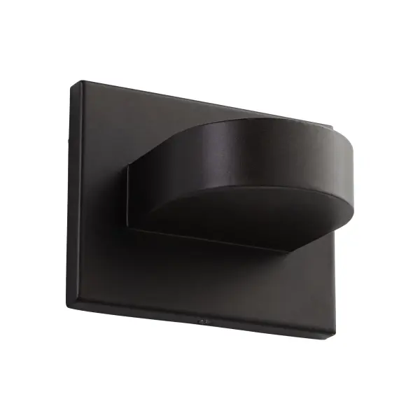 Striking Geometric Design with Dual-Direction Lighting - Image 4