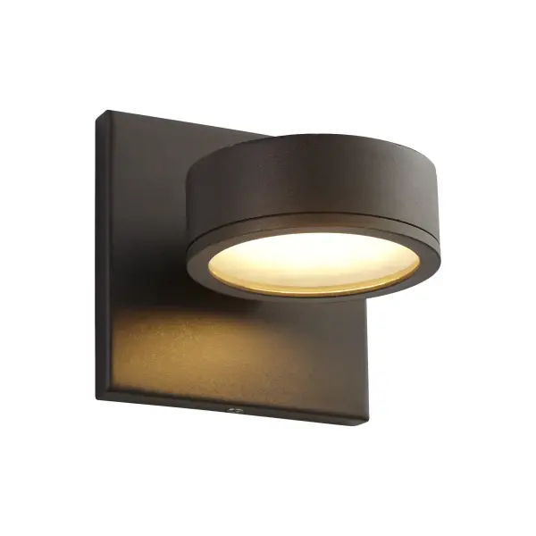 Contemporary Outdoor Lighting with Balanced Design and Versatility - Image 2