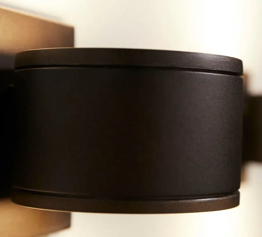 Refined Contemporary Outdoor Lighting with Wet-Rated Durability - Image 5